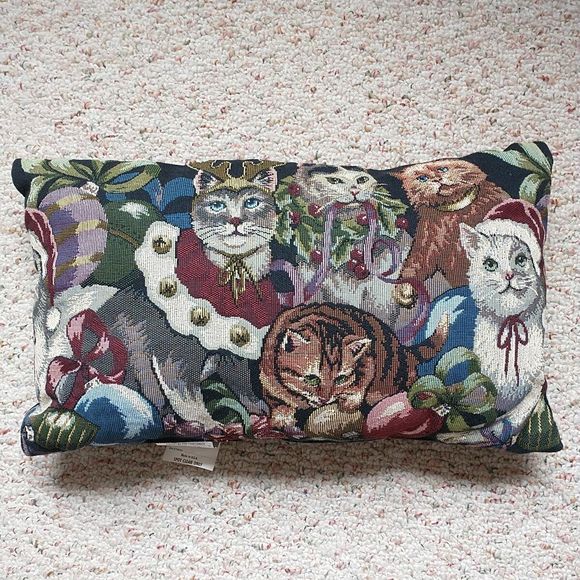 Bess Throw Decorative Pillow Cats Kitten Christmas Tapestry Damasq Rectangle - Picture 1 of 8